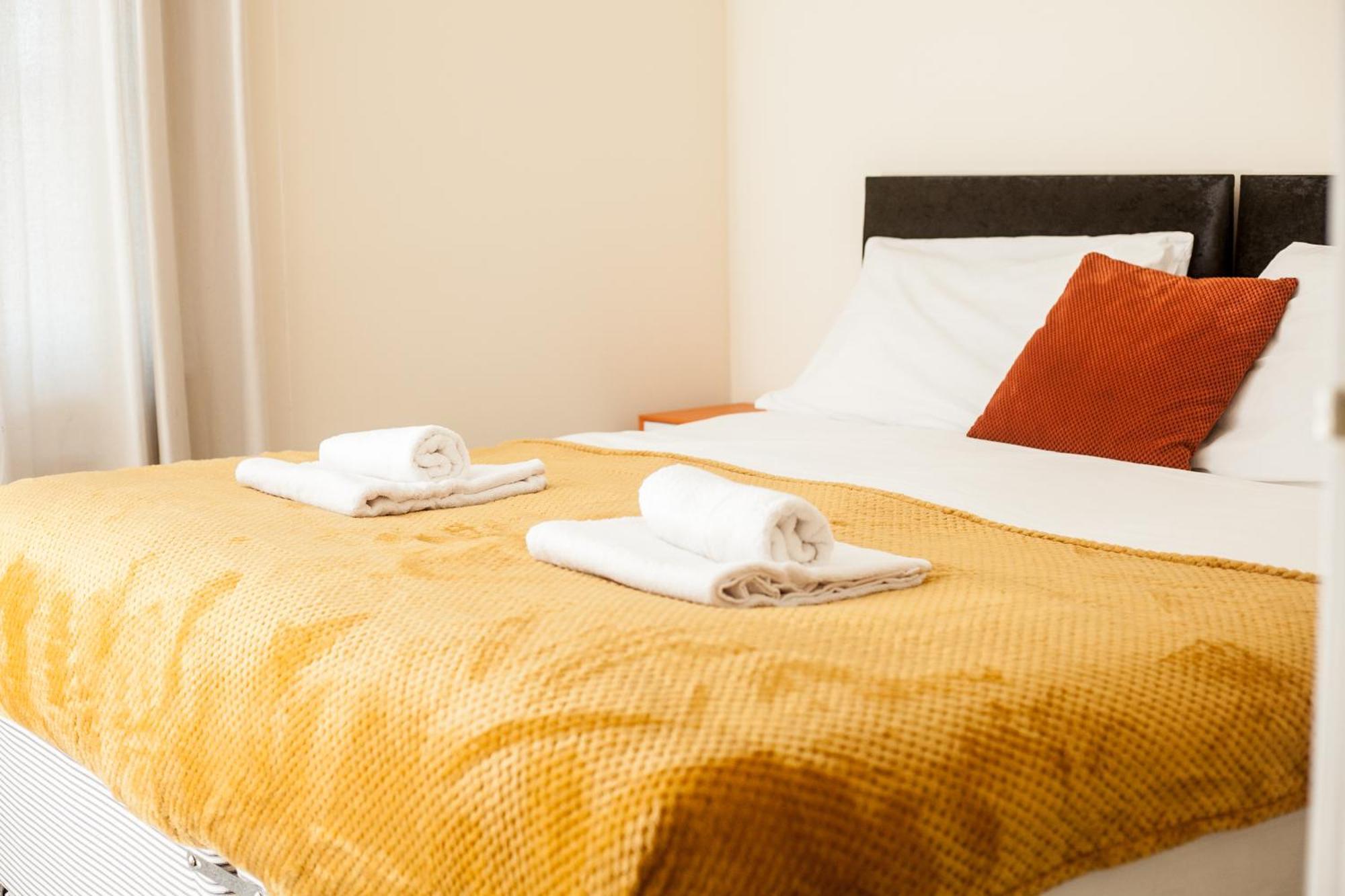 Avril Warwickshire Home Stay Nuneaton Dış mekan fotoğraf