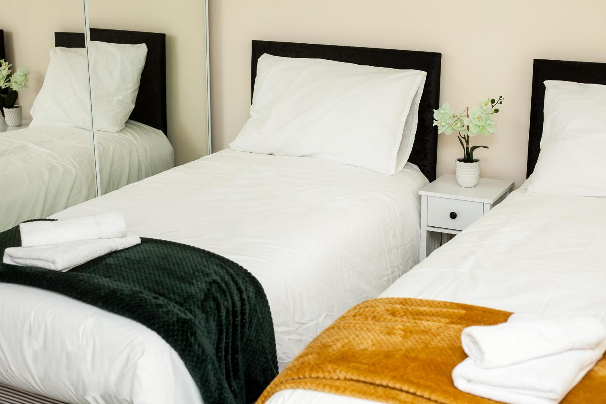 Avril Warwickshire Home Stay Nuneaton Dış mekan fotoğraf