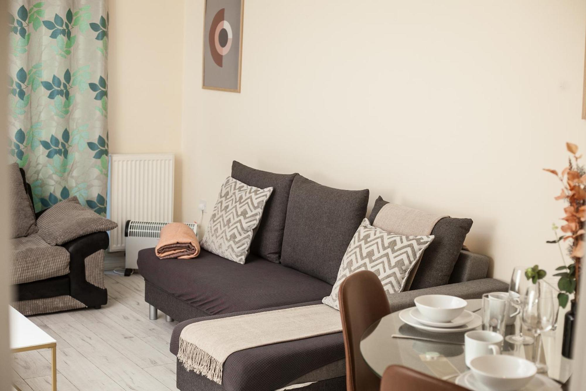Avril Warwickshire Home Stay Nuneaton Dış mekan fotoğraf